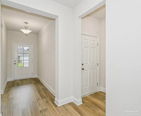 2787 Avalon St, Cantonment, FL 32533