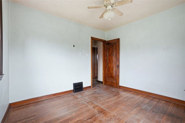 328 Park Dr, Canonsburg, PA 15317