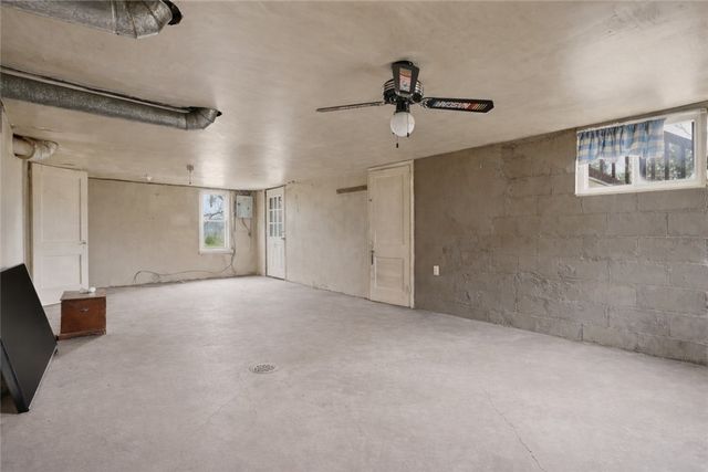 328 Park Dr, Canonsburg, PA 15317