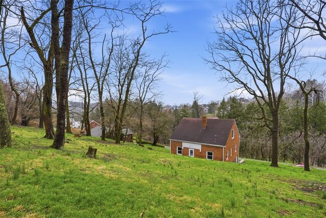 328 Park Dr, Canonsburg, PA 15317