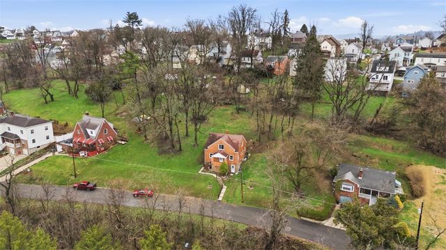 328 Park Dr, Canonsburg, PA 15317