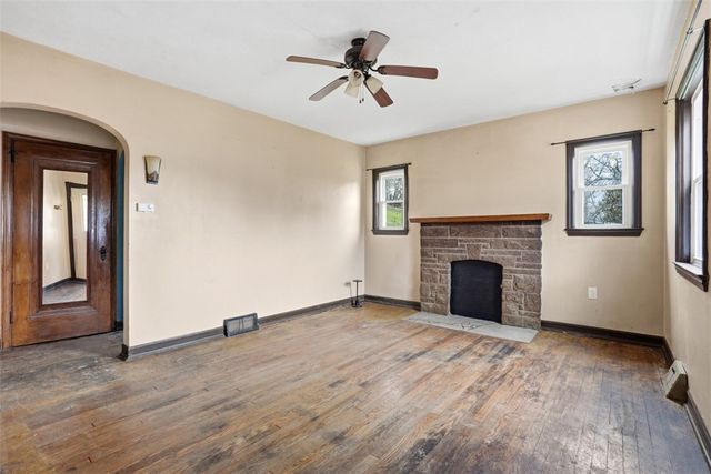 328 Park Dr, Canonsburg, PA 15317