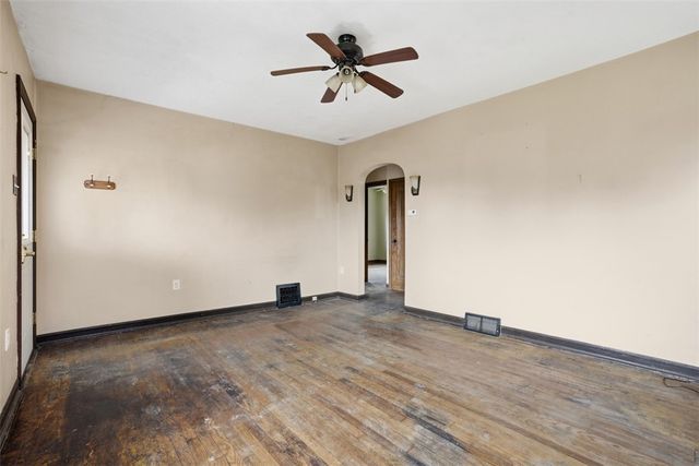 328 Park Dr, Canonsburg, PA 15317