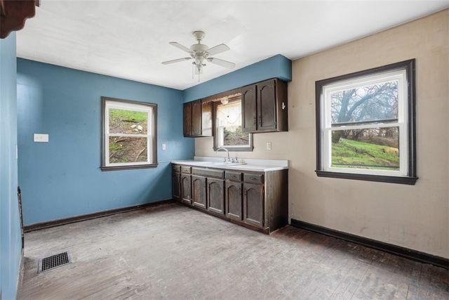 328 Park Dr, Canonsburg, PA 15317