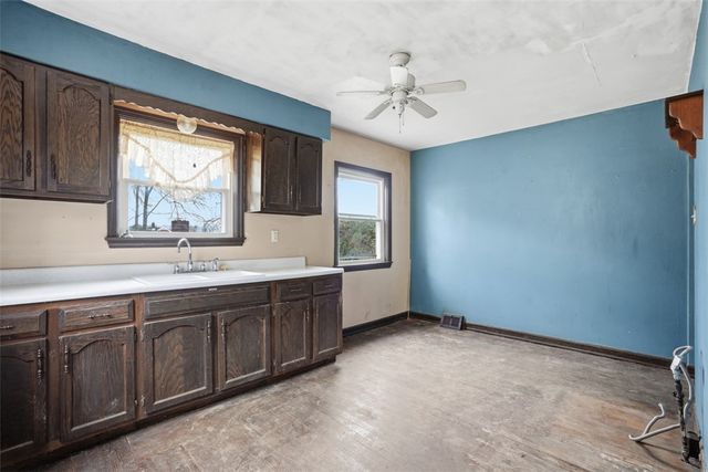 328 Park Dr, Canonsburg, PA 15317