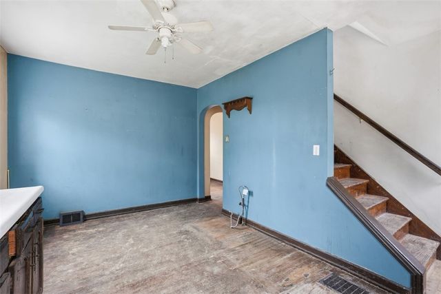 328 Park Dr, Canonsburg, PA 15317