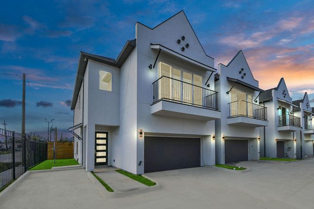 5906 Saint Augustine Street E, Houston, TX 77021