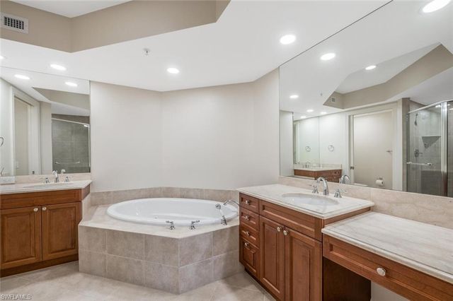 23850 Via Italia CIR 204, Estero, FL 34134