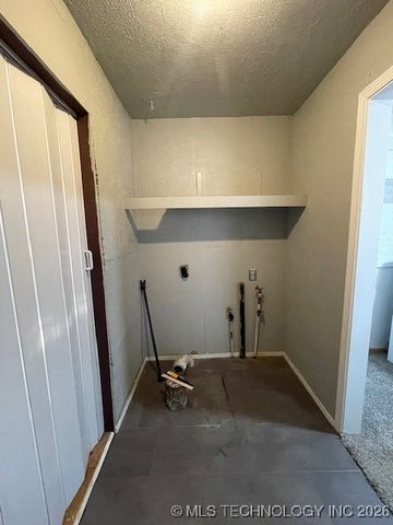 4995 Robert E Lee Terrace, Sand Springs, OK 74063