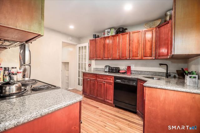 30 Lenox Avenue, Stamford, CT 06906