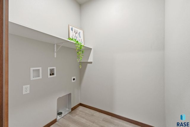 2822 E Hazelnut St Street, Brandon, SD 57005