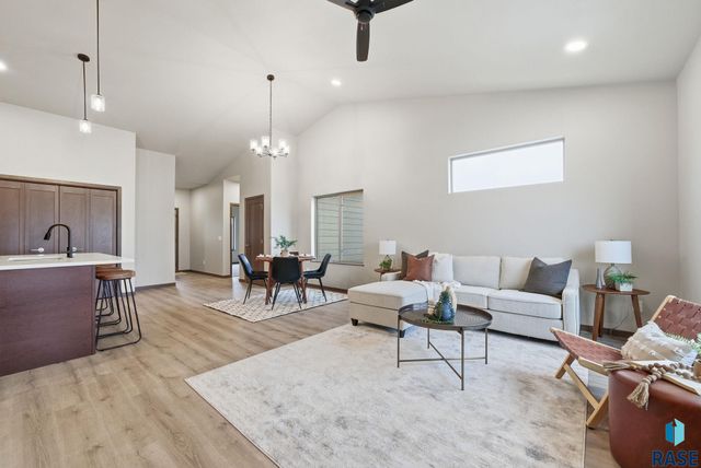 2822 E Hazelnut St Street, Brandon, SD 57005