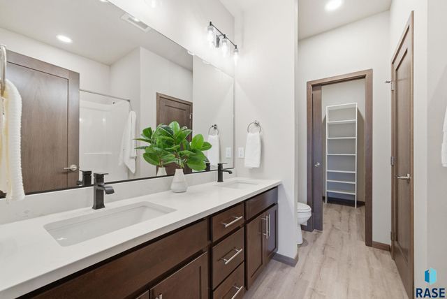 2822 E Hazelnut St Street, Brandon, SD 57005