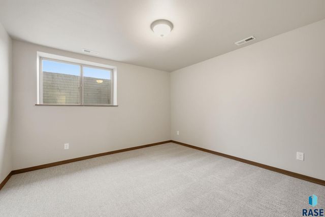 2822 E Hazelnut St Street, Brandon, SD 57005