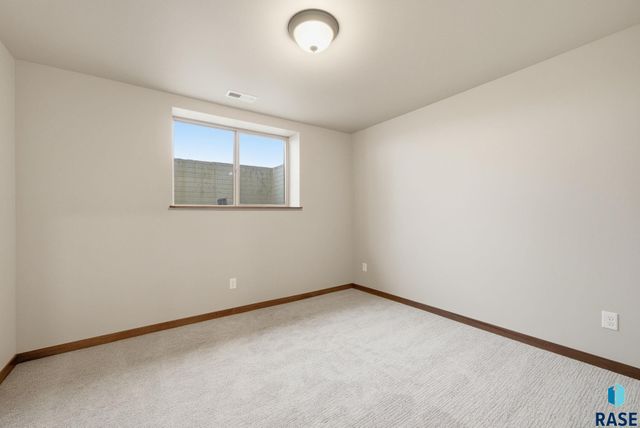 2822 E Hazelnut St Street, Brandon, SD 57005