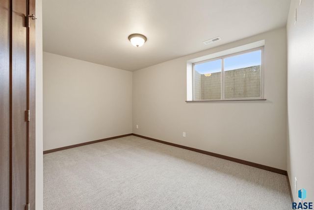 2822 E Hazelnut St Street, Brandon, SD 57005