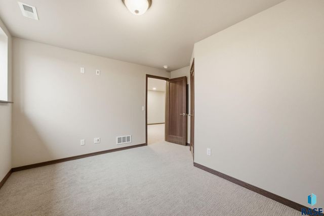 2822 E Hazelnut St Street, Brandon, SD 57005