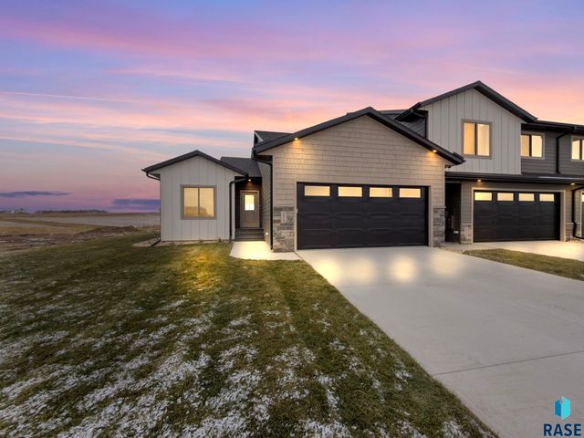 2822 E Hazelnut St Street, Brandon, SD 57005