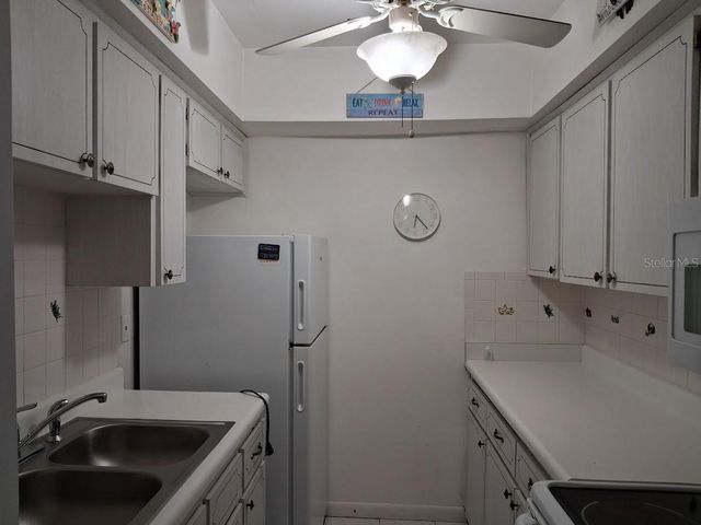 4744 AZALEA DRIVE 204, New Port Richey, FL 34652