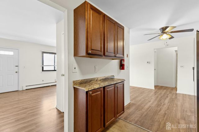 324 Cricket Lane, Woodbridge Proper, NJ 07095