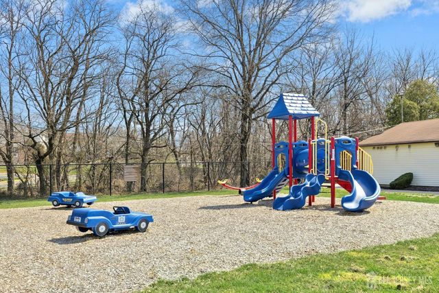 324 Cricket Lane, Woodbridge Proper, NJ 07095