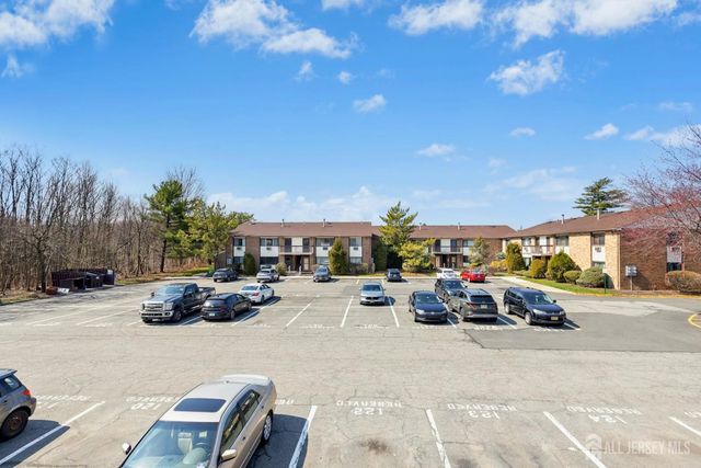 324 Cricket Lane, Woodbridge Proper, NJ 07095