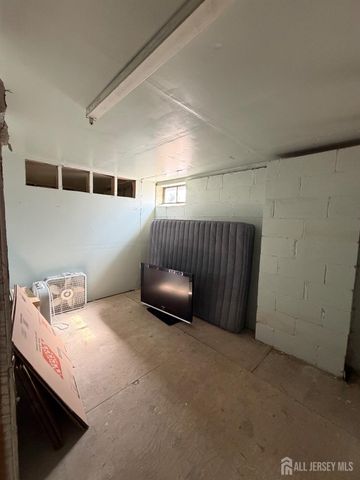 324 Cricket Lane, Woodbridge Proper, NJ 07095