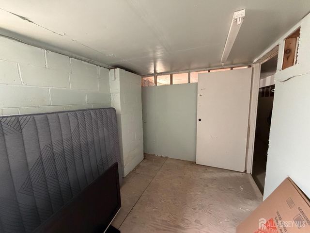 324 Cricket Lane, Woodbridge Proper, NJ 07095