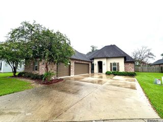 43283 Pond View Dr, Prairieville, LA 70769