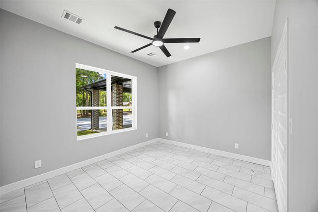172 County Road 3669 N, Splendora, TX 77372