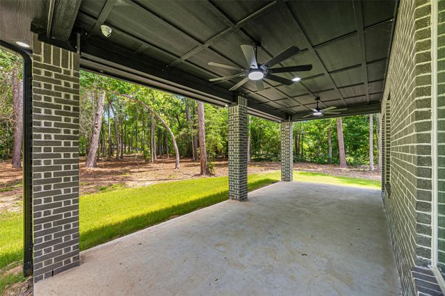 172 County Road 3669 N, Splendora, TX 77372