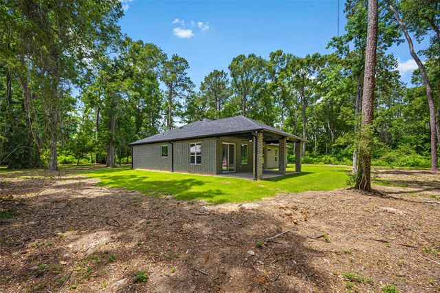 172 County Road 3669 N, Splendora, TX 77372