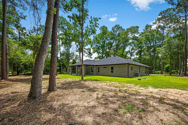 172 County Road 3669 N, Splendora, TX 77372