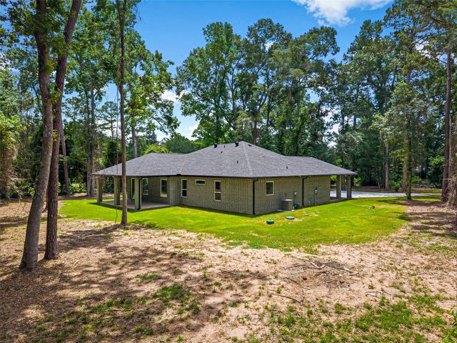172 County Road 3669 N, Splendora, TX 77372