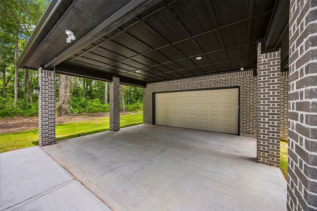 172 County Road 3669 N, Splendora, TX 77372