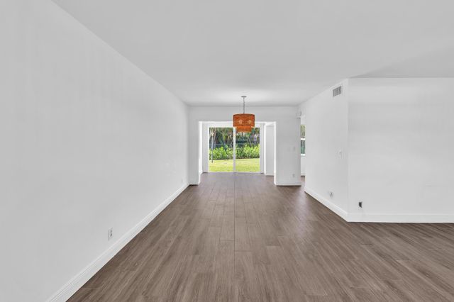 20 Colonial Club Drive 103, Boynton Beach, FL 33435