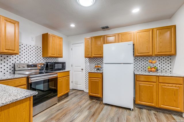 354 Ike, San Antonio, TX 78211