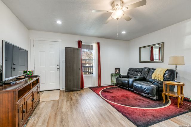 354 Ike, San Antonio, TX 78211