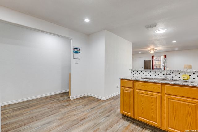 354 Ike, San Antonio, TX 78211