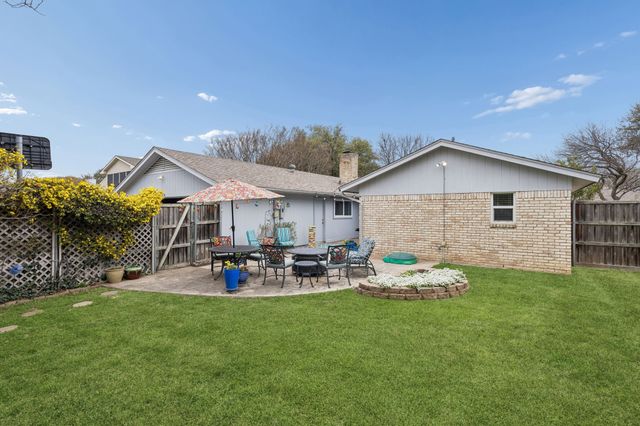 2104 Scarlet Oak Drive, Richardson, TX 75081