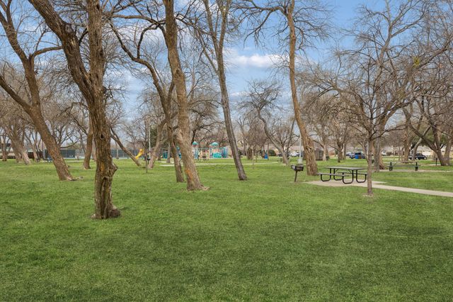 2104 Scarlet Oak Drive, Richardson, TX 75081