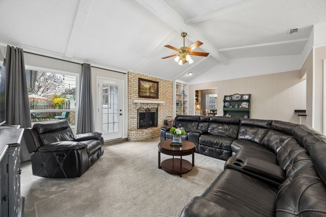 2104 Scarlet Oak Drive, Richardson, TX 75081