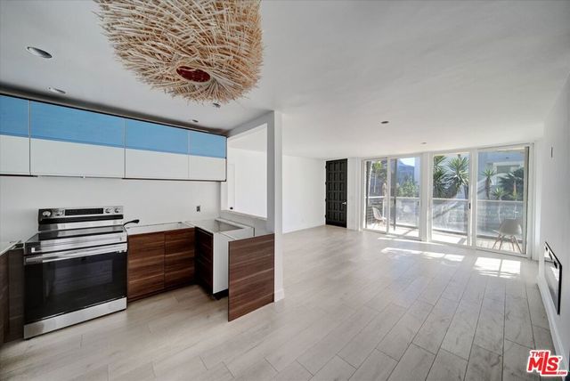 15 Spinnaker Street 101, Marina Del Rey, CA 90292