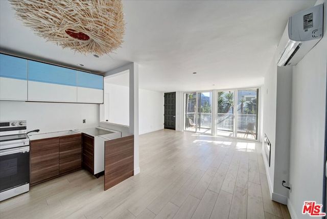 15 Spinnaker Street 101, Marina Del Rey, CA 90292