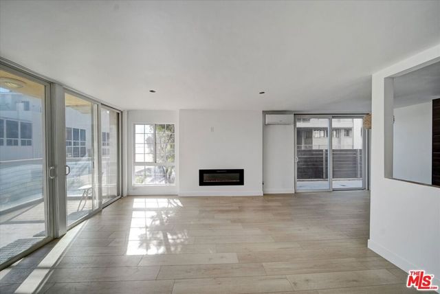 15 Spinnaker Street 101, Marina Del Rey, CA 90292