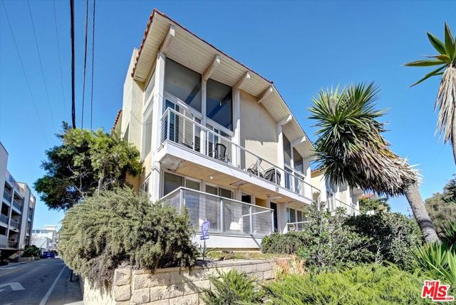 15 Spinnaker Street 101, Marina Del Rey, CA 90292