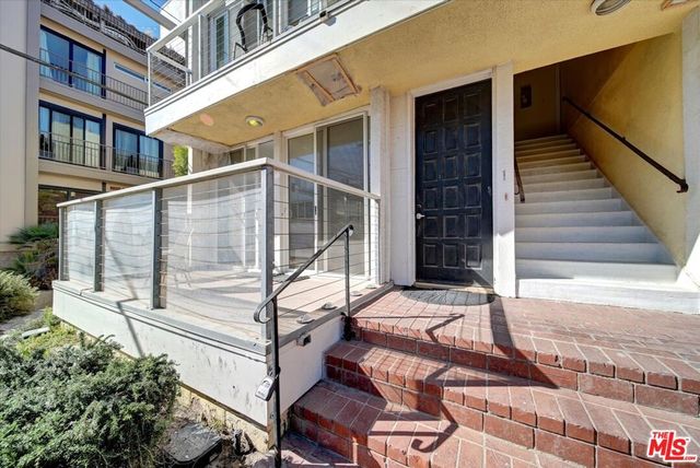 15 Spinnaker Street 101, Marina Del Rey, CA 90292