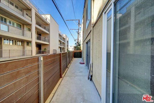 15 Spinnaker Street 101, Marina Del Rey, CA 90292