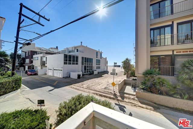 15 Spinnaker Street 101, Marina Del Rey, CA 90292