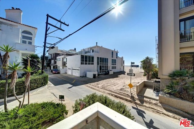 15 Spinnaker Street 101, Marina Del Rey, CA 90292